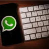 Cara Mengunci Aplikasi WhatsApp, via Unsplash-Grant Davies